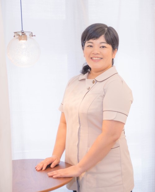 屋 由美